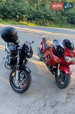 Мотоцикл Спорт-туризм Suzuki GSX-R 600 2000 в 