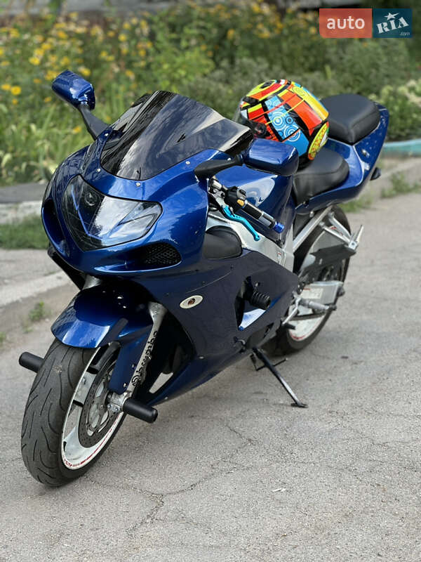 Спортбайк Suzuki GSX-R 600 2003 в Днепре