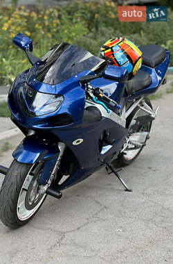 Спортбайк Suzuki GSX-R 600 2003 в 