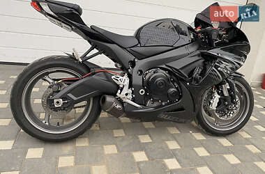 Спортбайк Suzuki GSX-R 600 2014 в 