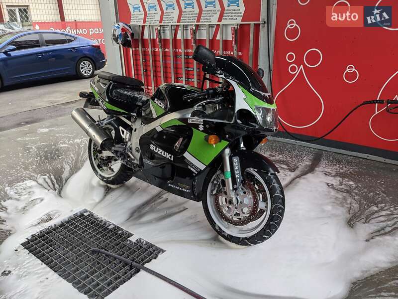Спортбайк Suzuki GSX-R 600 1998 в Киеве