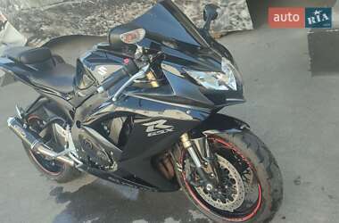 Спортбайк Suzuki GSX-R 600 2010 в 