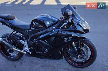 Спортбайк Suzuki GSX-R 600 2010 в 