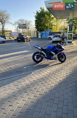 Спортбайк Suzuki GSX-R 600 2006 в 