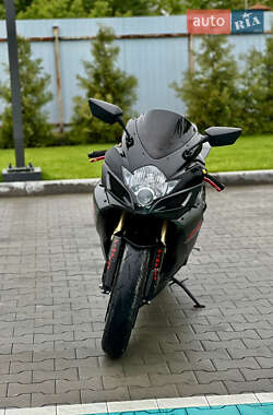 Спортбайк Suzuki GSX-R 600 2006 в 