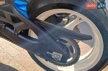 Спортбайк Suzuki GSX-R 600 2012 в 