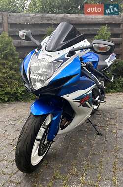 Спортбайк Suzuki GSX-R 600 2013 в 