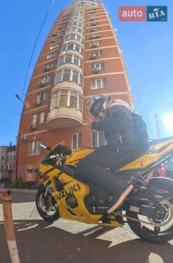 Спортбайк Suzuki GSX-R 600 2004 в 