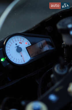 Спортбайк Suzuki GSX-R 600 2003 в 