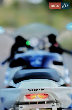 Спортбайк Suzuki GSX-R 600 2003 в 