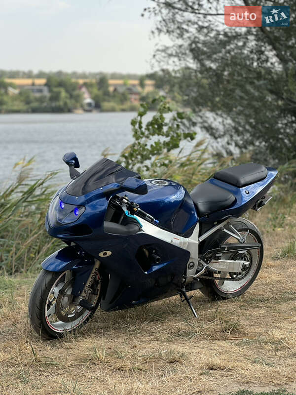 Спортбайк Suzuki GSX-R 600 2003 в Днепре