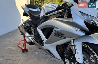 Спортбайк Suzuki GSX-R 600 2008 в 