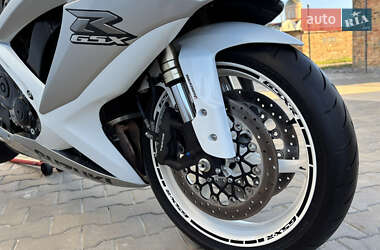 Спортбайк Suzuki GSX-R 600 2008 в 