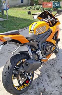 Спортбайк Suzuki GSX-R 600 2008 в 