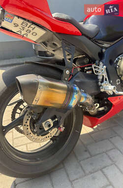 Спортбайк Suzuki GSX-R 600 2012 в 