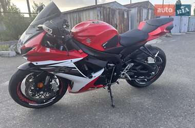 Спортбайк Suzuki GSX-R 600 2012 в 