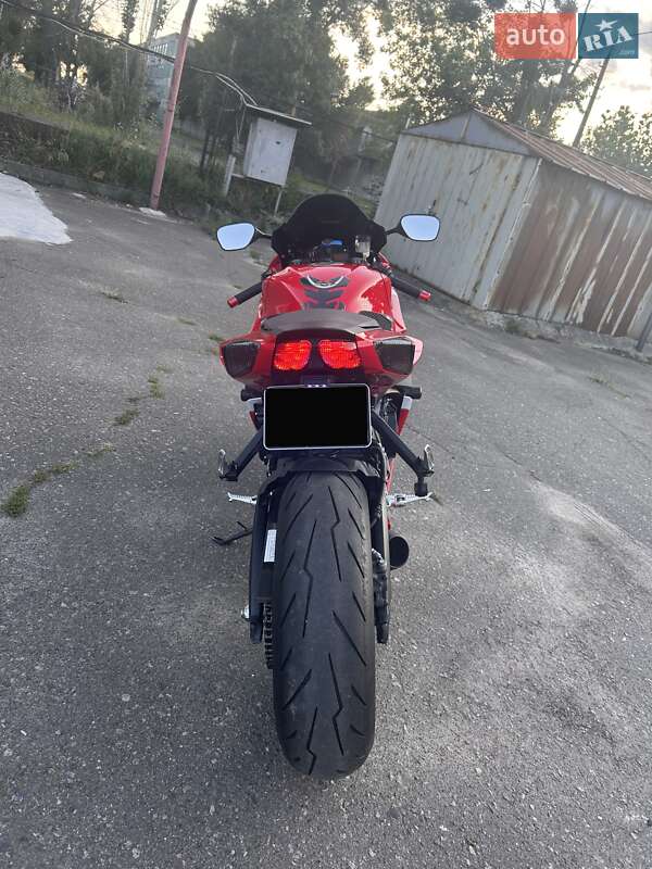 Спортбайк Suzuki GSX-R 600 2012 в Киеве