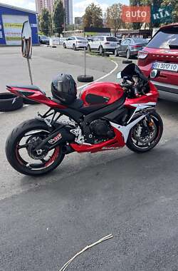 Спортбайк Suzuki GSX-R 600 2012 в 