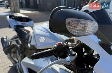Спортбайк Suzuki GSX-R 600 2008 в 