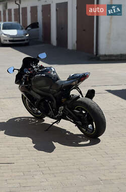 Спортбайк Suzuki GSX-R 600 2008 в 