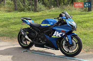 Спортбайк Suzuki GSX-R 600 2016 в 
