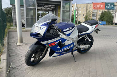 Спортбайк Suzuki GSX-R 600 2002 в 