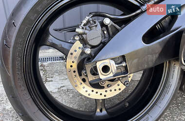 Спортбайк Suzuki GSX-R 600 2014 в 