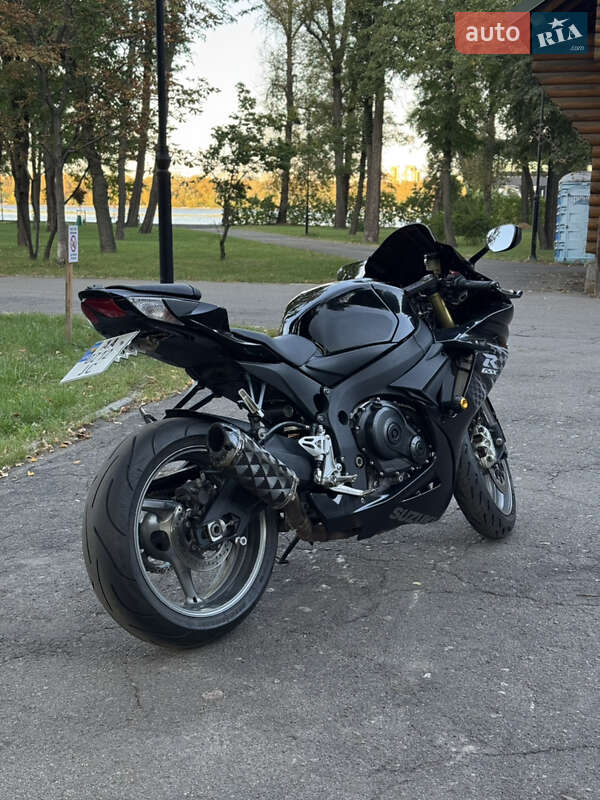 Спортбайк Suzuki GSX-R 600 2010 в Киеве фото 6 Спортбайк Suzuki GSX-R 600 2010 в Киеве