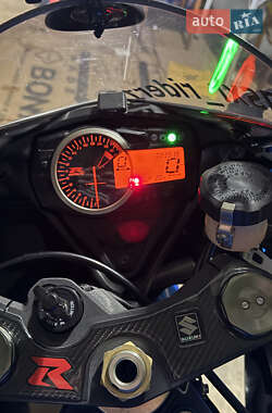 Спортбайк Suzuki GSX-R 600 2011 в 