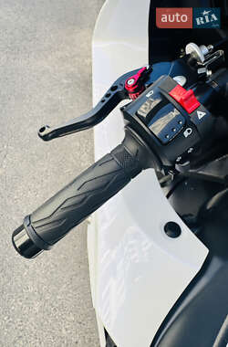 Спортбайк Suzuki GSX-R 600 2019 в 