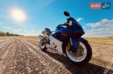 Спортбайк Suzuki GSX-R 600 2004 в 