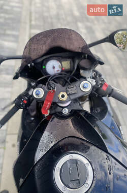 Спортбайк Suzuki GSX-R 600 2006 в 