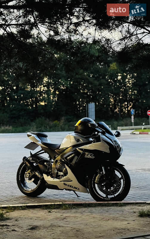 Спортбайк Suzuki GSX-R 600 2023 в Львові фото 7 Спортбайк Suzuki GSX-R 600 2023 в Львові