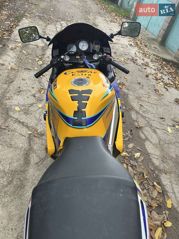 Спортбайк Suzuki GSX-R 600 2000 в Одесі фото 15 Спортбайк Suzuki GSX-R 600 2000 в Одесі