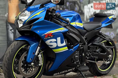 Спортбайк Suzuki GSX-R 600 2016 в  фото 5 Спортбайк Suzuki GSX-R 600 2016 в