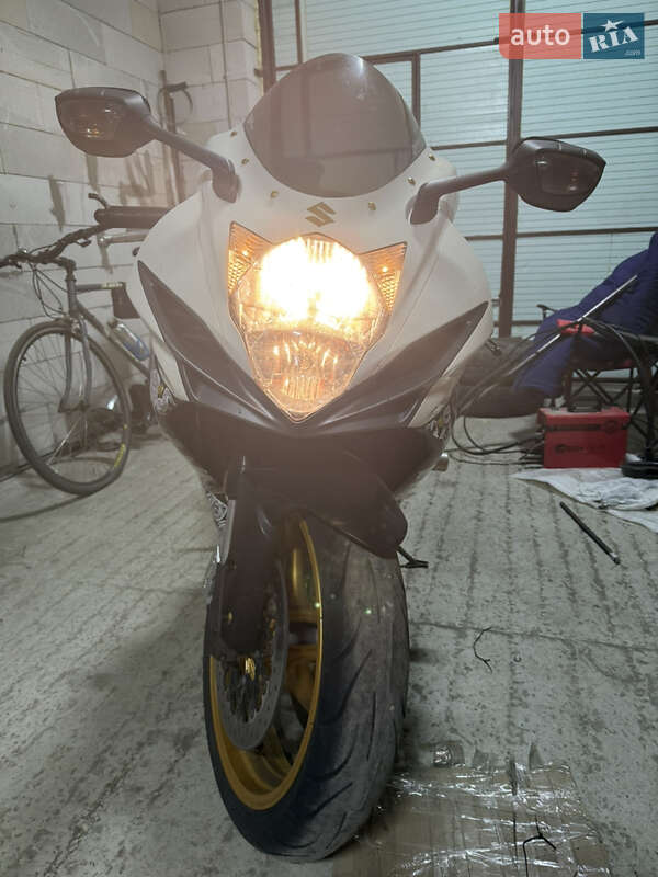 Спортбайк Suzuki GSX-R 600 2012 в Шепетовке