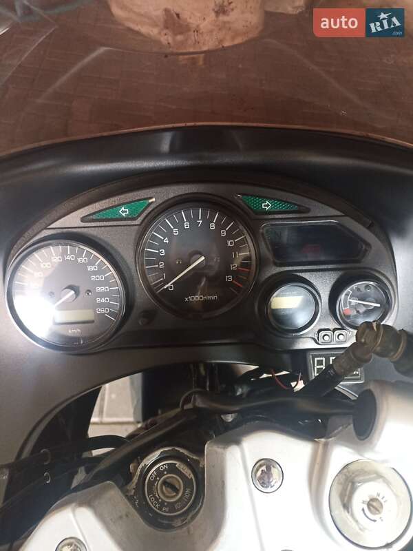 Мотоцикл Спорт-туризм Suzuki GSX-R 750 2000 в Черкассах фото 3 Мотоцикл Спорт-туризм Suzuki GSX-R 750 2000 в Черкассах