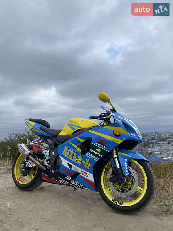 Спортбайк Suzuki GSX-R 750 2004 в 