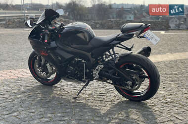 Спортбайк Suzuki GSX-R 750 2011 в 