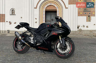 Спортбайк Suzuki GSX-R 750 2011 в 