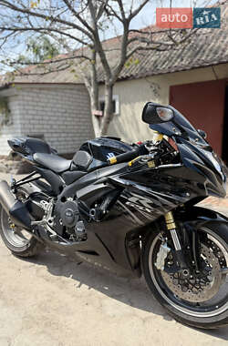 Спортбайк Suzuki GSX-R 750 2011 в 