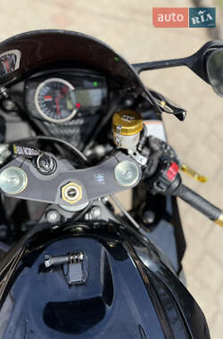 Спортбайк Suzuki GSX-R 750 2011 в 