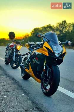 Спортбайк Suzuki GSX-R 750 2018 в 