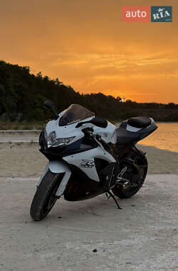 Спортбайк Suzuki GSX-R 750 2008 в 