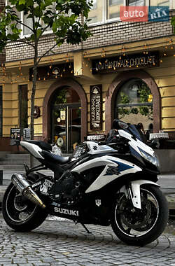Спортбайк Suzuki GSX-R 750 2009 в 