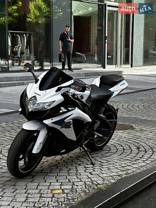 Спортбайк Suzuki GSX-R 750 2009 в Днепре