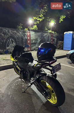 Спортбайк Suzuki GSX-R 750 2009 в 