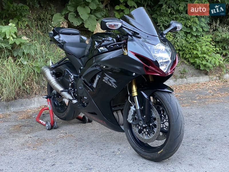 Спортбайк Suzuki GSX-R 750 2016 в 