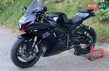 Спортбайк Suzuki GSX-R 750 2016 в 