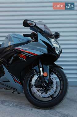 Спортбайк Suzuki GSX-R 750 2025 в 